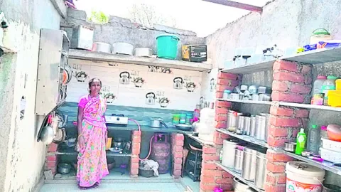 ఈదురు గాలుల బీభత్సం