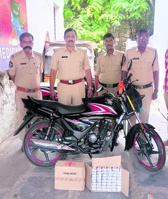 కర్ణాటక మద్యం స్వాధీనం 