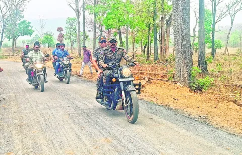 ఆదివాసీలకు మౌలిక వసతులు కల్పిస్తాం