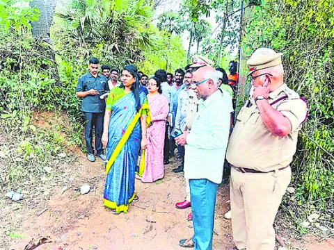 బాణసంచా తయారీలో భద్రతా ప్రమాణాలు ముఖ్యం 
