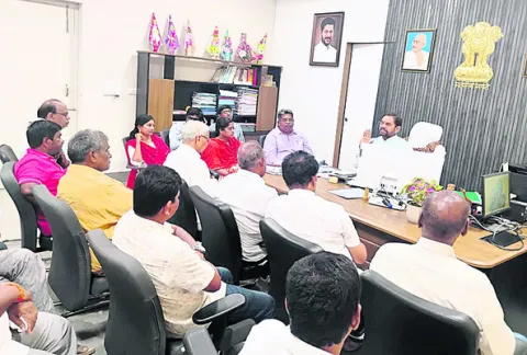బ్యాంక్‌ గ్యారంటీలు ఇవ్వాలి