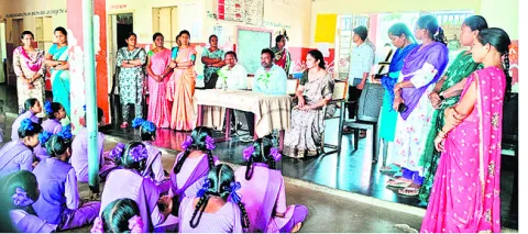 కిశోర బాలికలు క్రమశిక్షణతో మెలగాలి