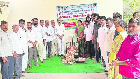 రైతులకు అన్ని సౌకర్యాలు కల్పించాలి