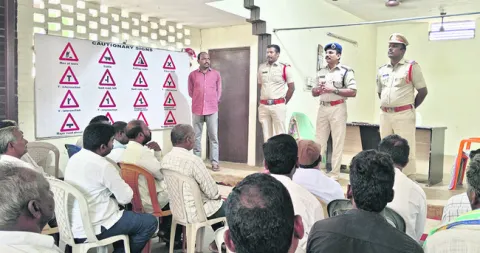 నిషేధిత కల్లు విక్రయాలను ఉపేక్షించేది లేదు 