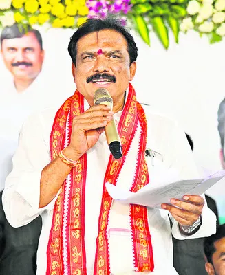 బ్యాంక్‌ అధికారుల తప్పిదంతో రుణమాఫీ కాలే..

