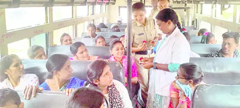ఘనంగా ‘మర్యాదపూర్వక దినోత్సవం’
