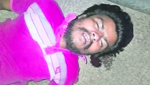 ధాన్యపురాశిని ఢీకొని యువకుడి మృతి 