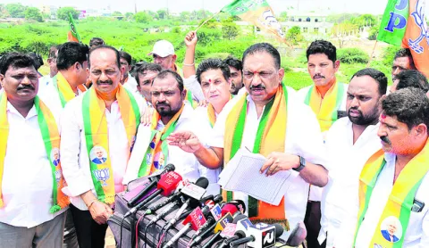 రివర్‌ఫ్రంట్‌ అవినీతిపై విచారణ జరిపించాలి