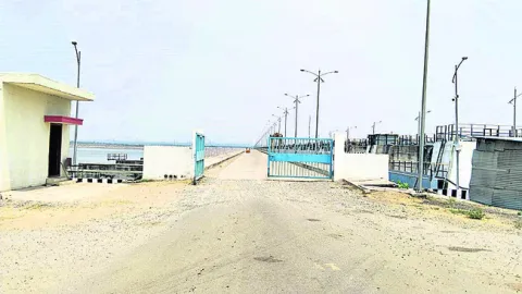 సన్నబియ్యంపై స్మగ్లర్ల కన్ను 