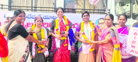 జిల్లాకు చేరిన  ఐద్వా బస్సు యాత్ర 