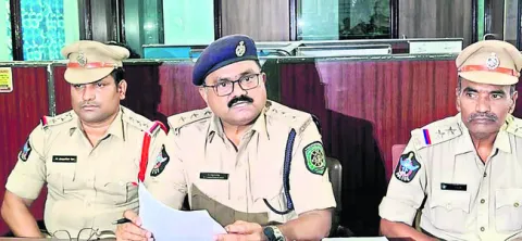 గొలుసు దొంగల ఆటకట్టు 