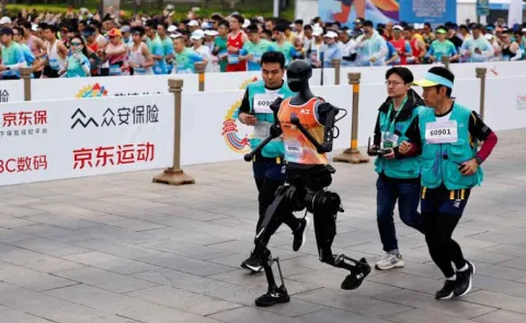 World First Humanoid Marathon in China