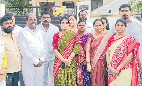 BJP Leader Shilpa Reddy Fire Foreign girl incdent