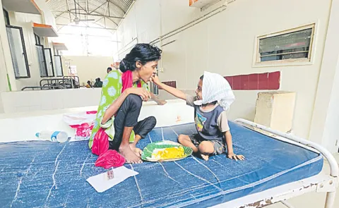 Heart Touching Four year old boy services to mother in Jagtial