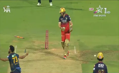 RCB VS GT, IPL 2025: Mohammed Siraj Cleans Up Phil Salt A Ball After 105 Meter Huge Sixer