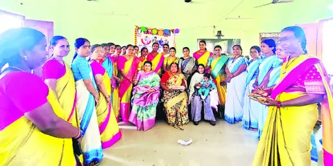 గర్భిణులు పోషకాహారం తీసుకోవాలి