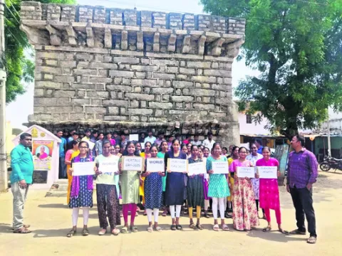 చారిత్రక కట్టడాల విశిష్టతపై అవగాహన 