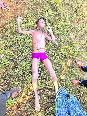 గల్లంతయిన బాలుడు శవమై..