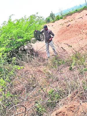 ఖమ్మంపల్లిలో వే బ్రిడ్జిపై కొరడా 
