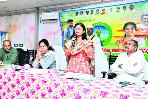 భూ భారతి చట్టంపై అవగాహన ఉండాలి 