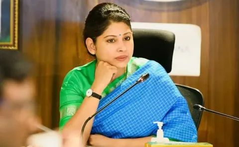 Story on IAS Smita Sabharwal Now In Controversy5