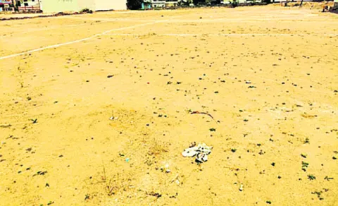లేఔట్‌ నిబంధనలు బేఖాతరు