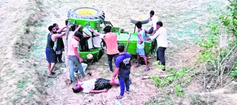 విద్యార్థి మృతిపై కేసు నమోదు
