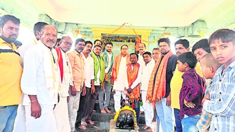 ఘనంగా ప్రతిష్ఠాపనోత్సవం
