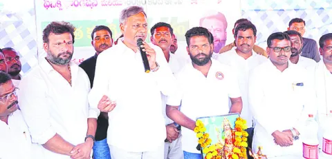  ఫౌండేషన్‌ సేవలు అభినందనీయం 