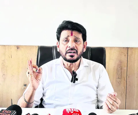 పవన్‌ అనాలోచిత నిర్ణయాలతో రైతులకు తీవ్ర నష్టం 