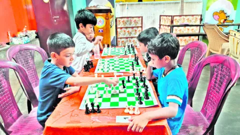 అండర్‌–7 చెస్‌ జట్టుకు ధనుష్‌, ధియా ఎంపిక 