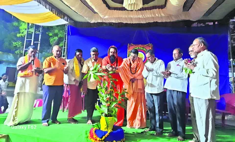 పిల్లలకు ధర్మ సందేశాలు నేర్పాలి