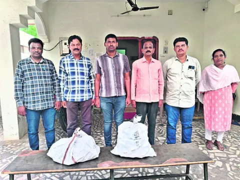 కర్ణాటక మద్యం పట్టివేత 