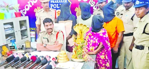 అంతర్‌జిల్లాల దొంగలు అరెస్టు 