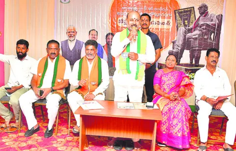 జర్నలిస్టుల పరిస్థితి దుర్భరం