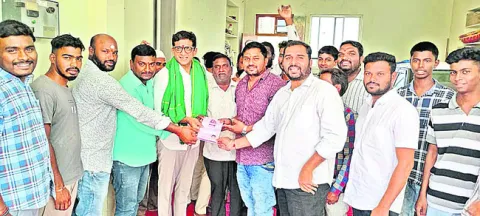 ● కోరుట్ల ఎమ్మెల్యే కల్వకుంట్ల సంజయ్‌
