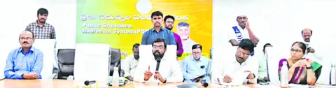 కోర్టు కేసుల్లో నిర్లక్ష్యం వహిస్తే చర్యలు 
