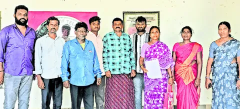 డబుల్‌ బెడ్‌రూం ఇళ్ల పనులు పూర్తిచేయాలి 

