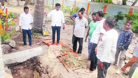 గుప్త నిధుల కోసం తవ్వకాలు! 