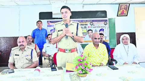 ట్రాఫిక్‌ నిబంధనలు పాటించాలి