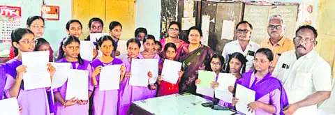 ప్రభుత్వ పాఠశాలల్లో ప్రవేశాలు పెంచండి 