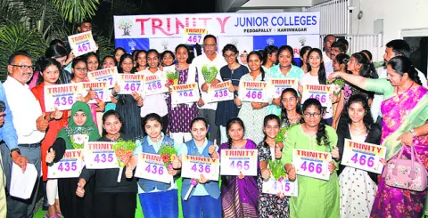 ‘ట్రినిటి’ జయకేతనం