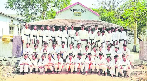 కూతుర్ల మృతికి కారకురాలైన  తల్లిపై కేసు నమోదు