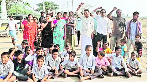 ప్రాథమిక విద్య మా గ్రామంలోనే కొనసాగించాలి 
