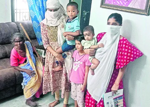మహిళలు, చిన్నారుల గృహ నిర్బంధం
