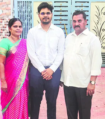 కష్టపడ్డాడు.. కలలు నెరవేర్చుకున్నాడు