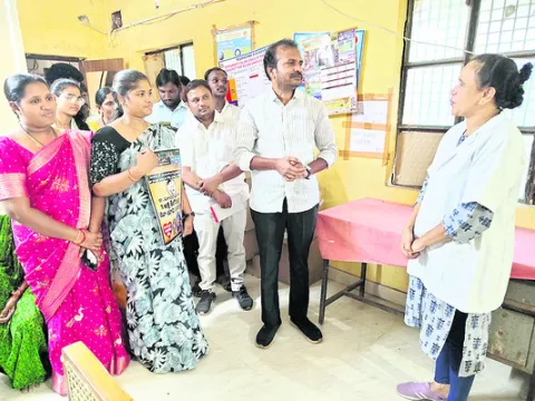 ‘అణగారిన వర్గాలకు ఆసుపత్రులు కరువు’
