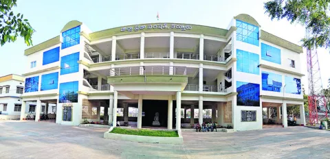 పల్లె ముంగిట్లోనే ‘పాలన’ 
