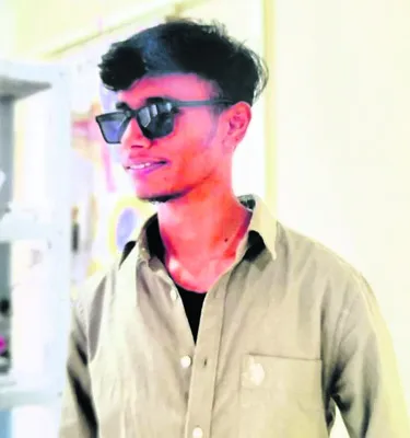 ఈత సరదా ప్రాణాలు బలిగొంది 