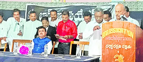 పదవిల